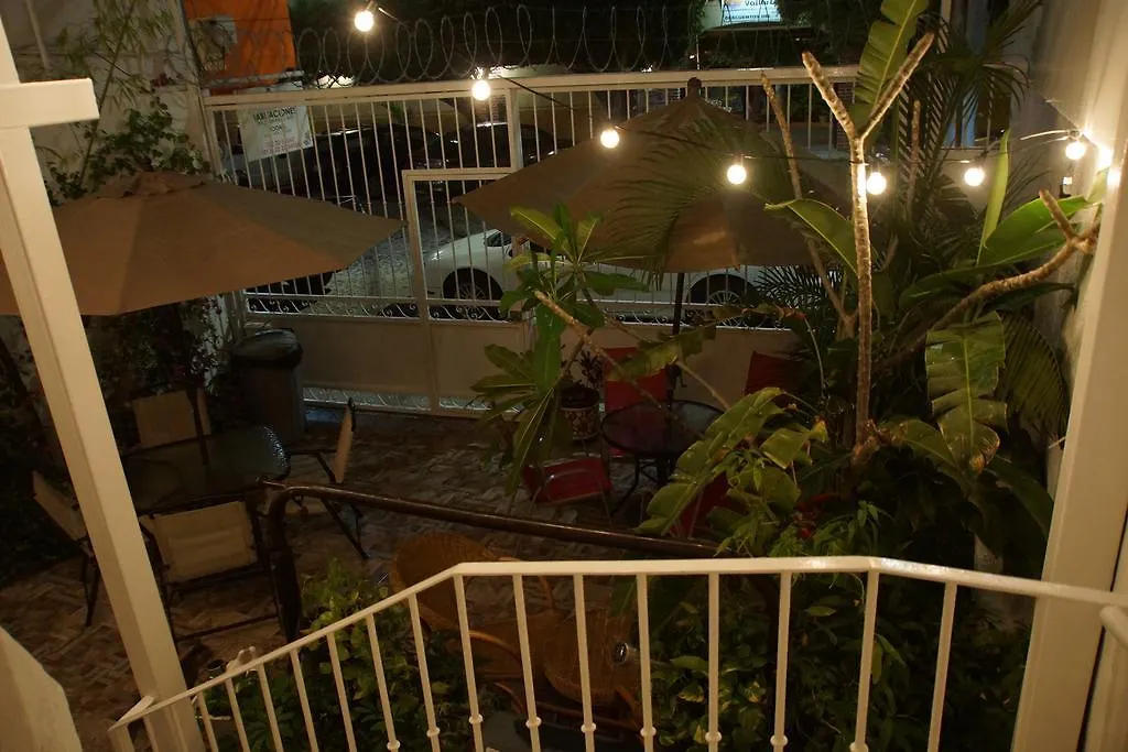 Hostal Albergue Casa Adriana Puerto Vallarta